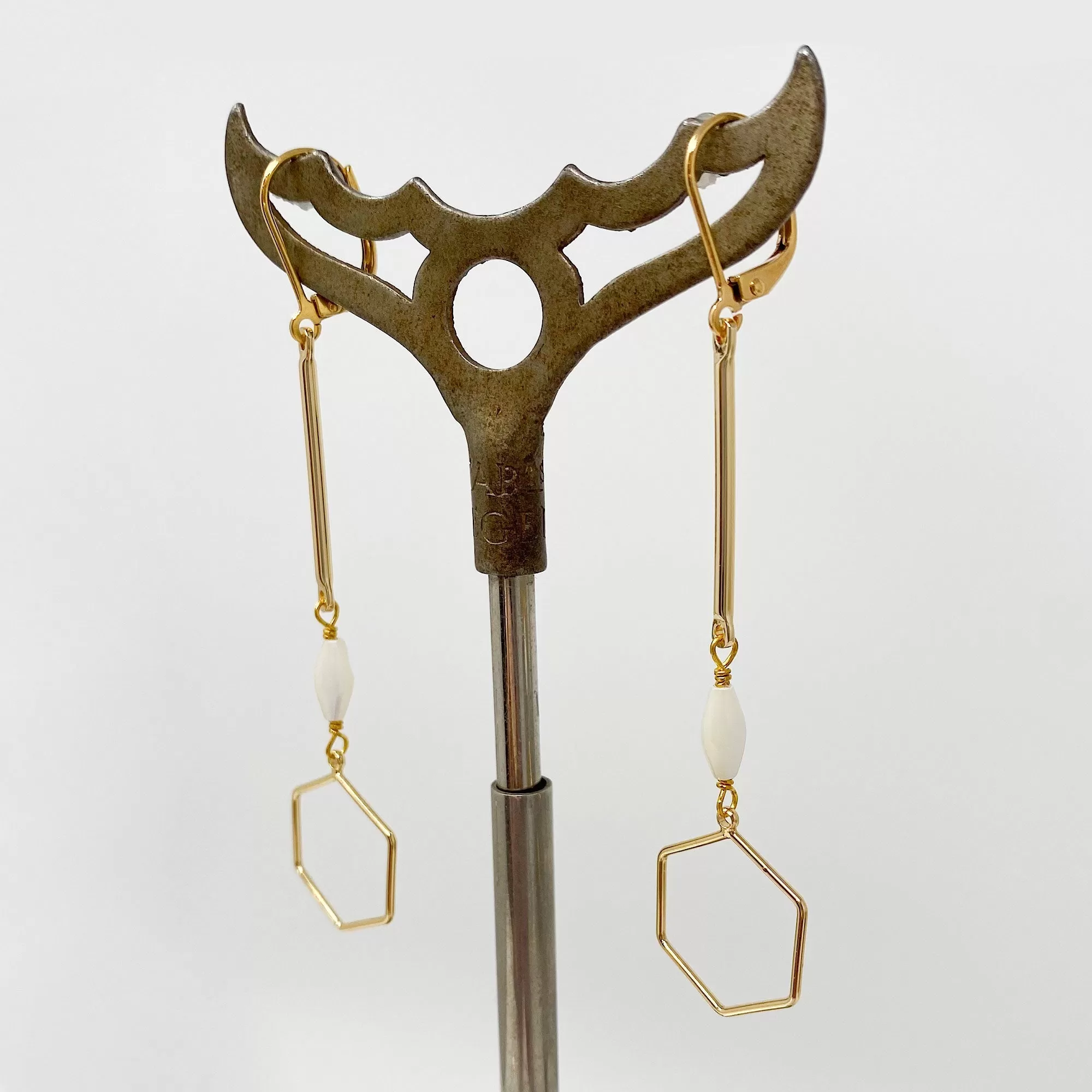 AINSLAY long gold hexagon earrings