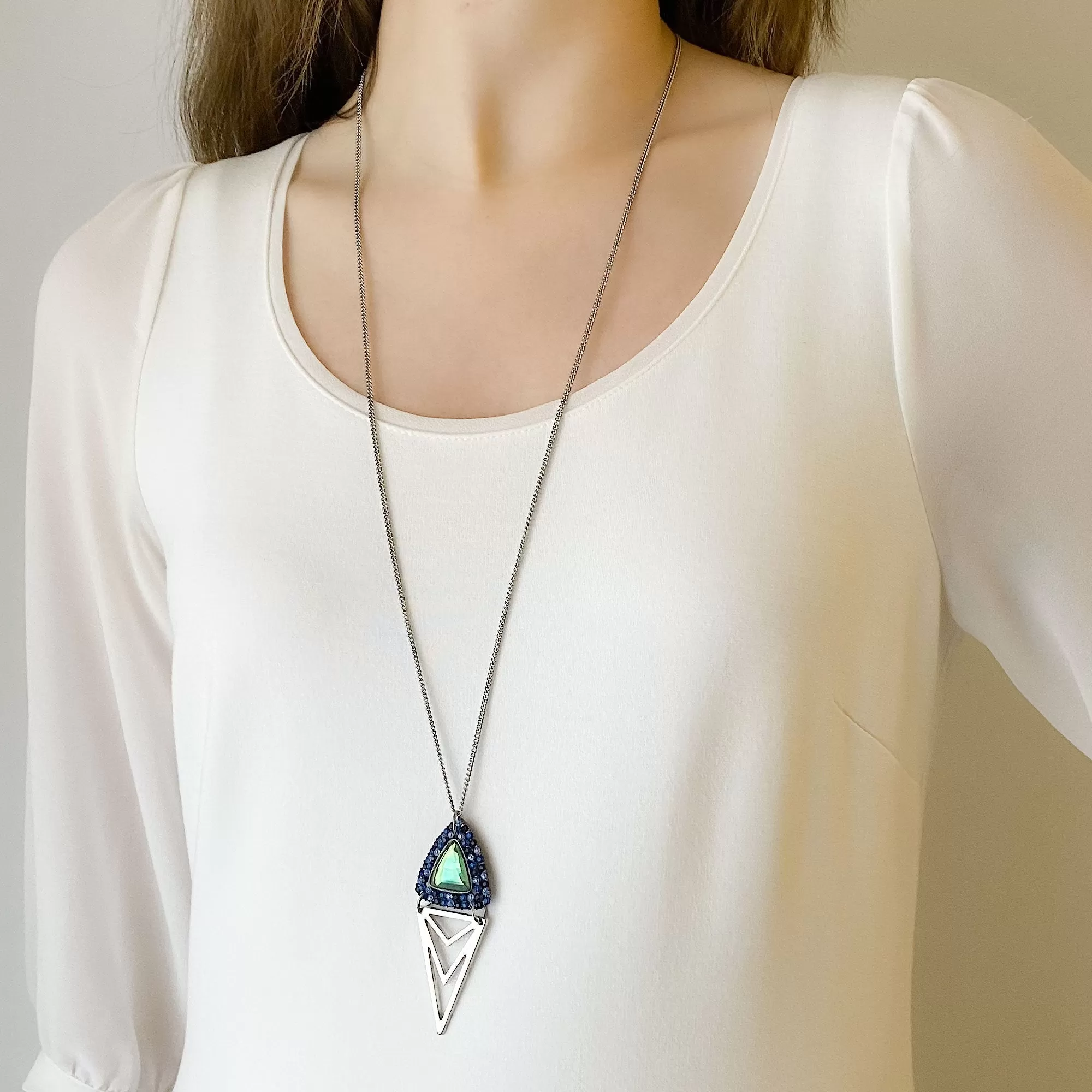 JACQUI blue and green pendant necklace