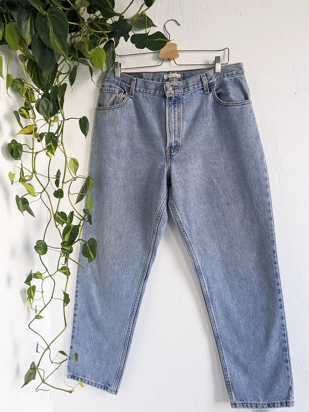 LEVIS 550s Medium Light Wash