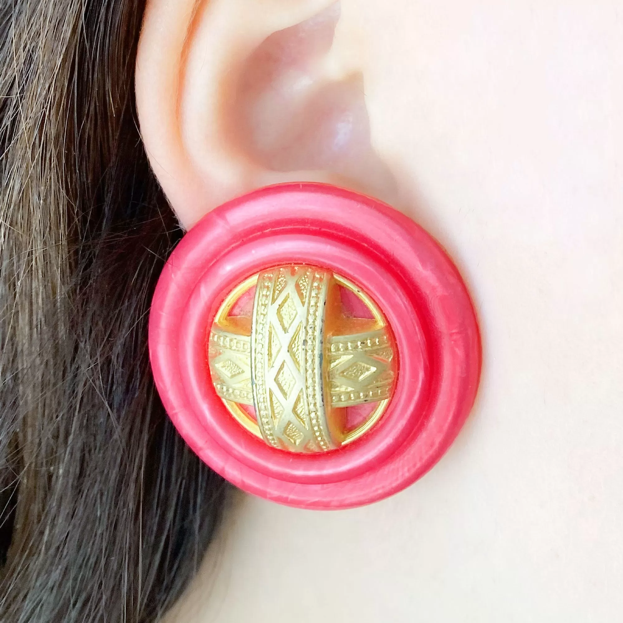 SHARON bright pink statement clip earrings