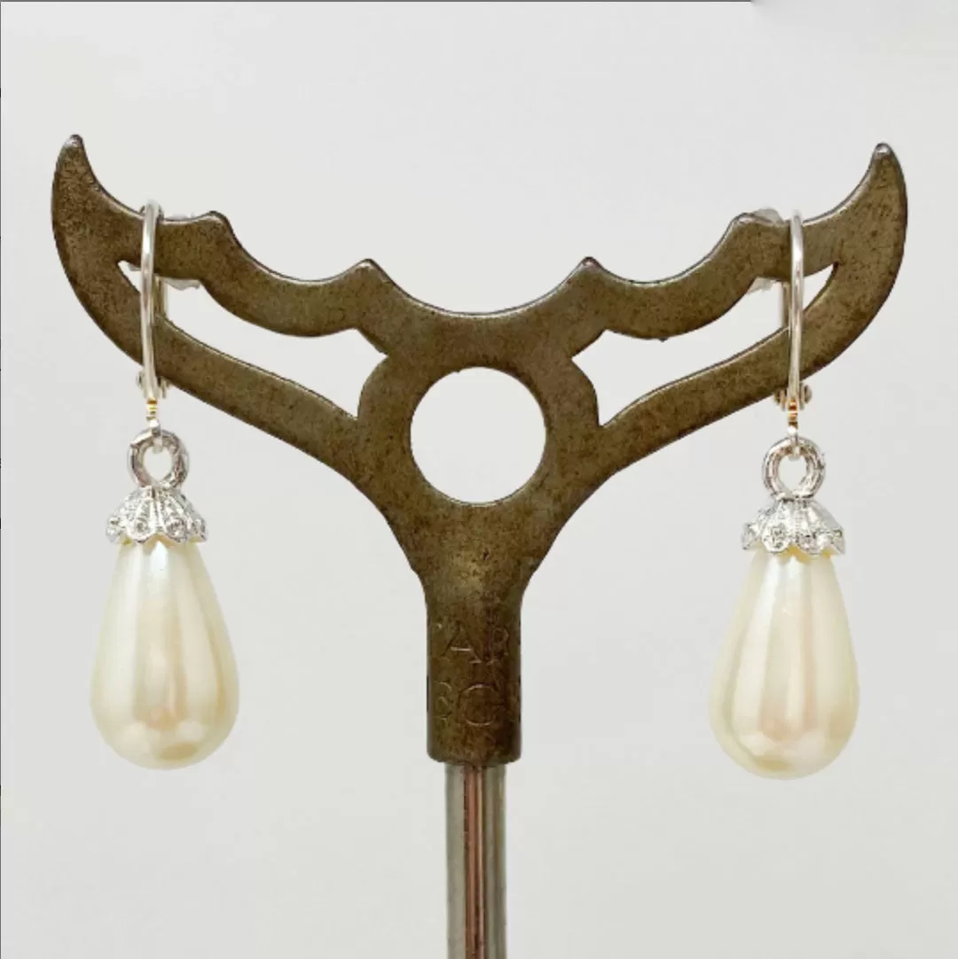 WOODS opalescent tear drop pearl earrings