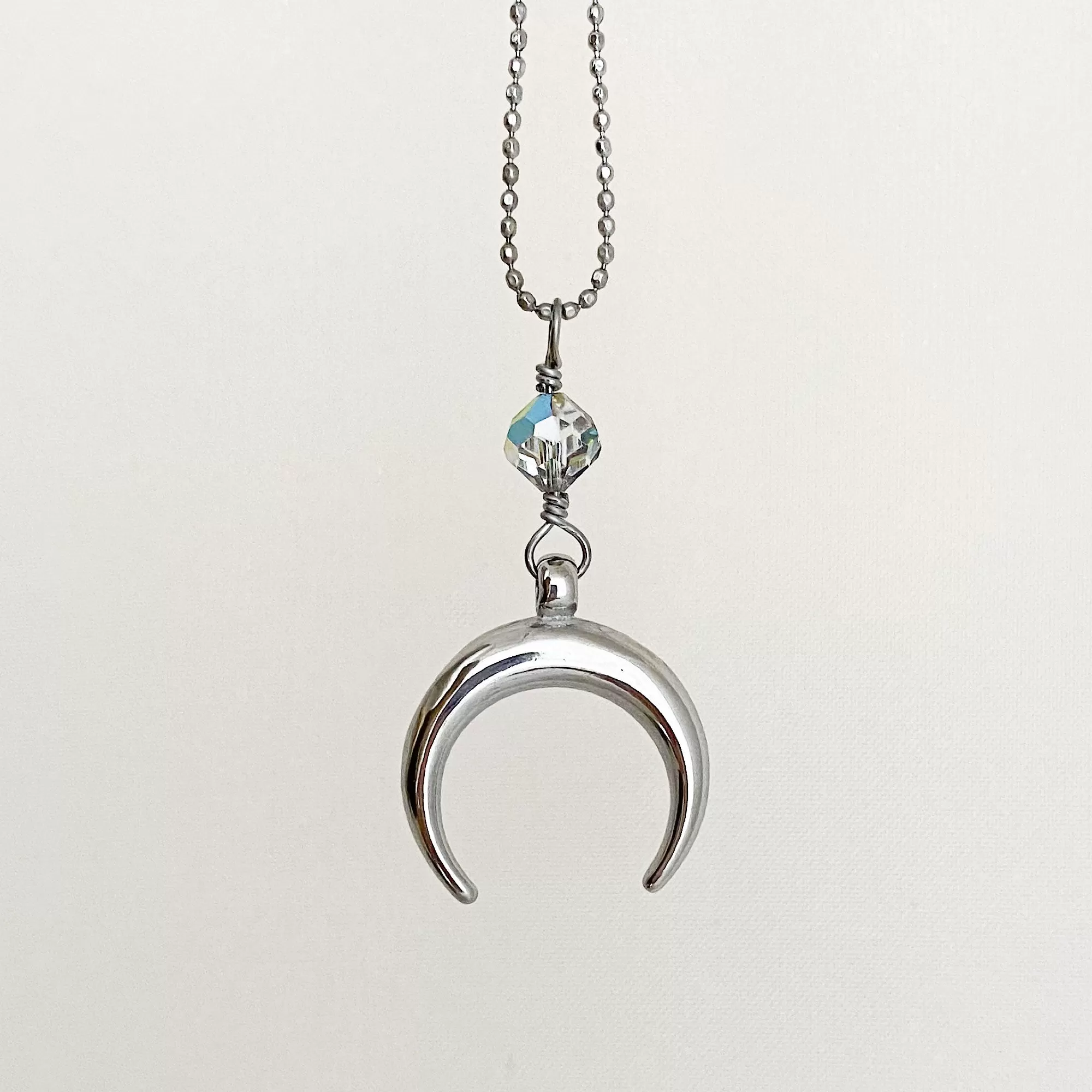 ZAFFRON half moon pendant necklace